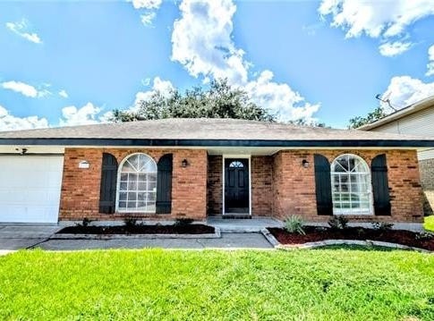 268 SUGARPINE Drive, Gretna, LA 70056