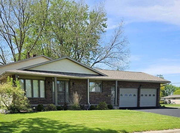 312 North Cedar, Abingdon, IL 61410