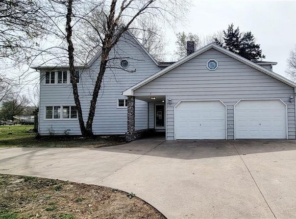 215 W 4th Street, Erie, KS 66733