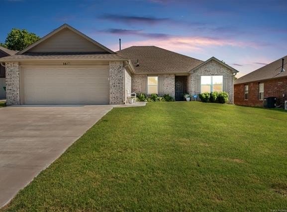 16 S Rosewood Circle, Sapulpa, OK 74066