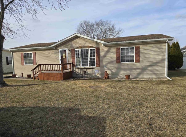 5518 WHITE PINE, ROSCOE, IL 61073