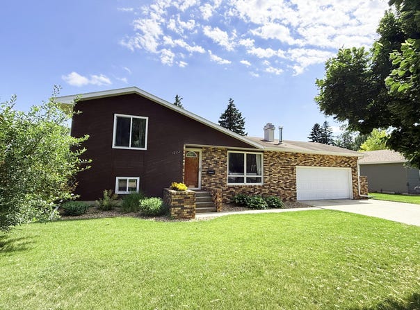 1222 Apollo Avenue, Aberdeen, SD 57401