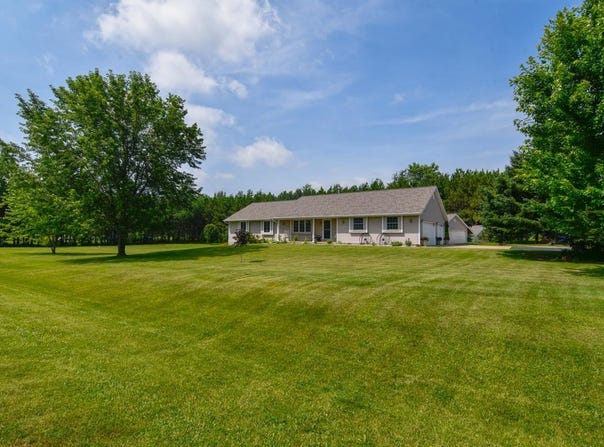 7645 BREEZE Lane, PULASKI, WI 54162-9017