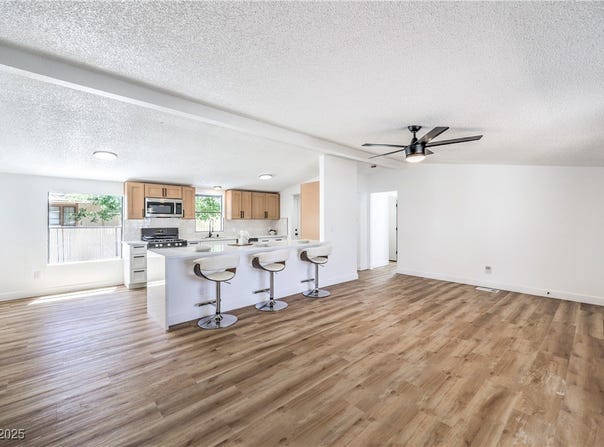 6024 Bluehill Avenue, Las Vegas, NV 89156