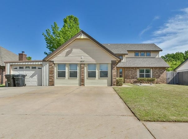 1637 NE 9th Street, Moore, OK 73160