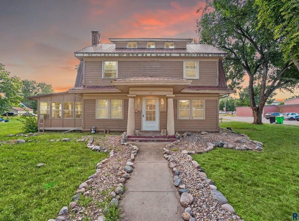 209 W Kluckholm St, Montrose, SD 57048