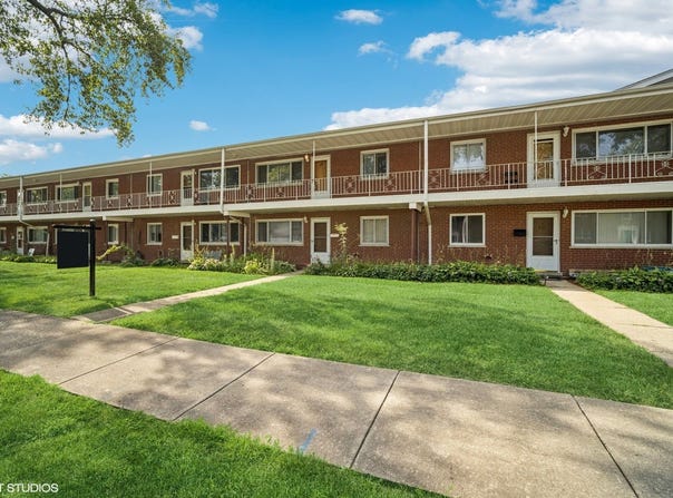 633 Dulles Road, Des Plaines, IL 60016