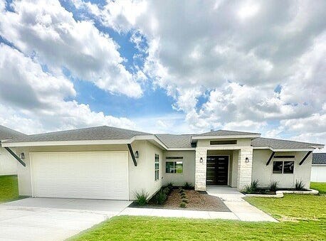 177 Pine Valley Dr, La Vernia, TX 78121