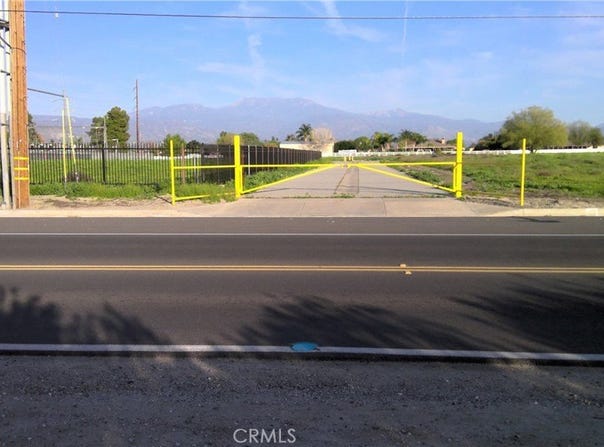 3 N Lyon Avenue, Hemet, CA 92543