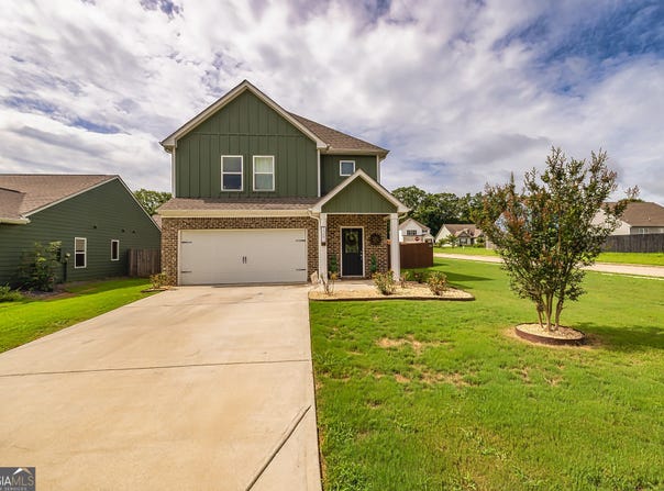 126 Charleston, Milner, GA 30257