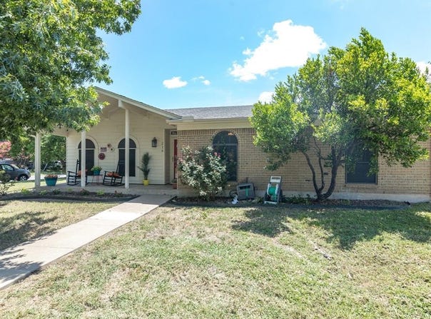 216 Cindy Lane, Burleson, TX 76028