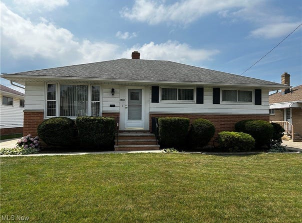 15512 Shirley Avenue, Maple Heights, OH 44137