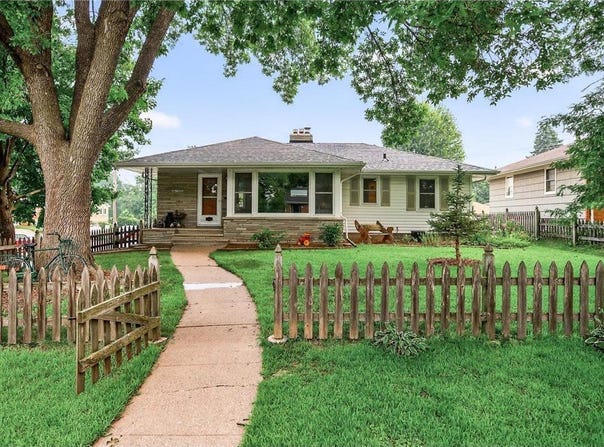 3554 Zenith Avenue N, Robbinsdale, MN 55422