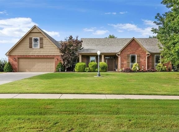 14862 E Fieldstone Drive N, Claremore, OK 74017
