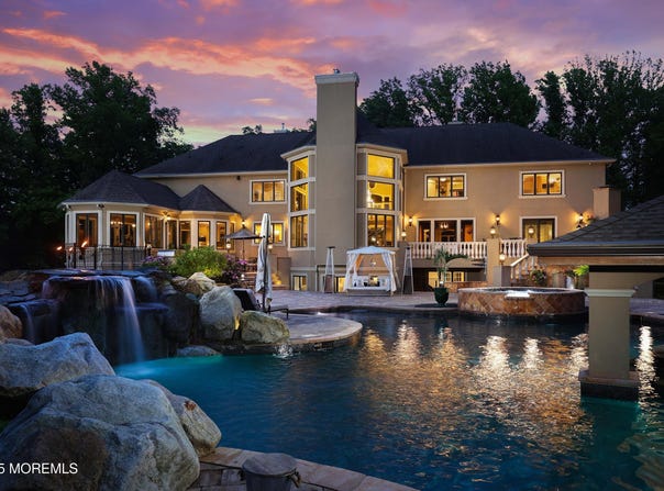 6 Bordens Brook Way, Holmdel, NJ 07733