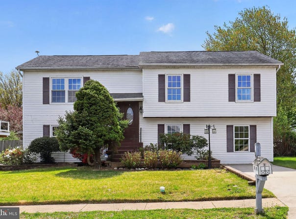 52 CASTLE RUN Drive, BEAR, DE 19701