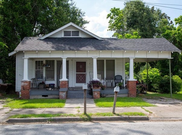 88 Oak St, Baxley, GA 31513