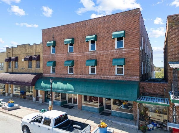 522 N. Main St, Hillsville, VA 24343