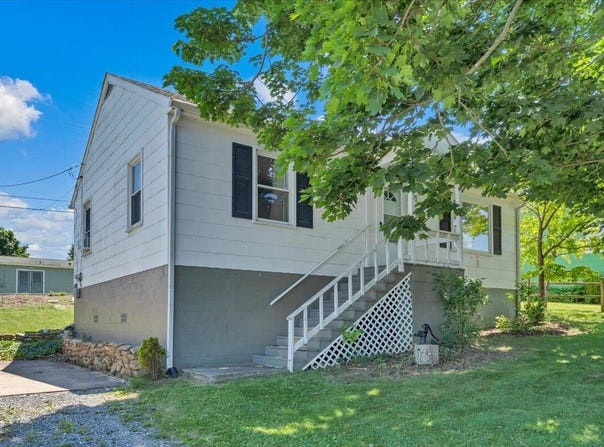 403 McCorkle Dr, Lexington, VA 24450