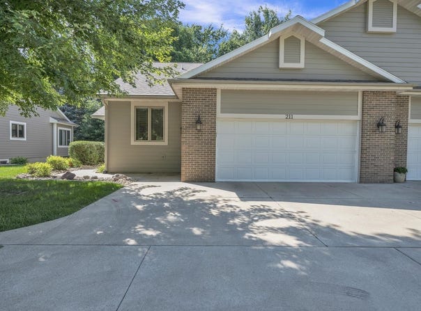 211 Emerald Meadows Drive, Arnolds Park, IA 51331
