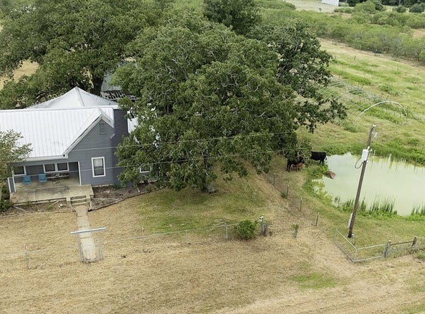 7646 CR 240, Waelder, TX 78959