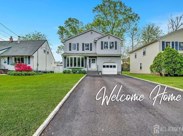96 Chain O Hills Road, Iselin, NJ 08830