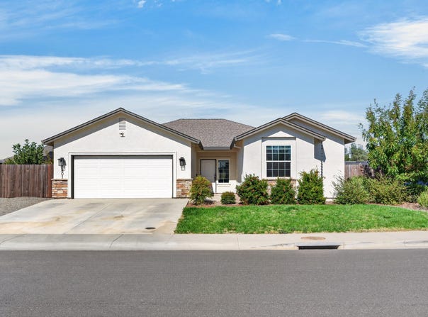 2801 Calaveras Court, Redding, CA 96002
