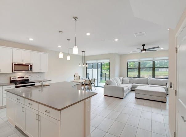 2138 Appleton Circle S, Oakland Park, FL 33309