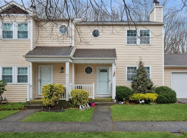 45 Hancock Commons, Yaphank, NY 11980