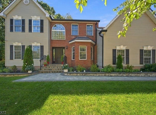 58 Fox Chase Ln, Roxbury Twp., NJ 07852-2610