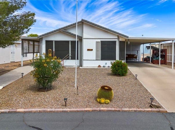4950 Apache Way #42, Golden Valley, AZ 86413