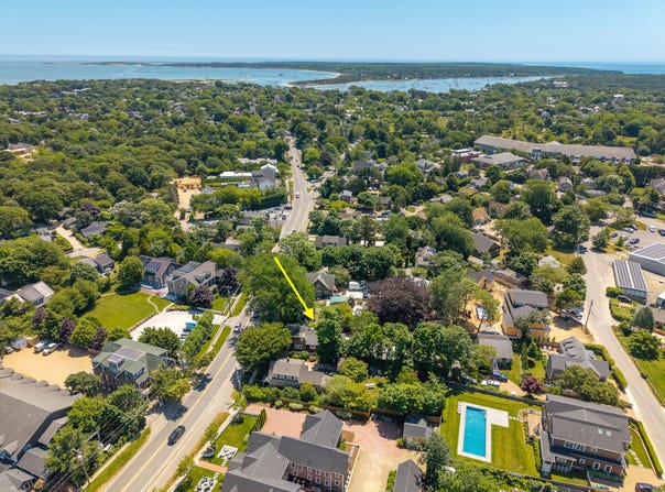 218 Upper Main Street, Edgartown, MA 02539