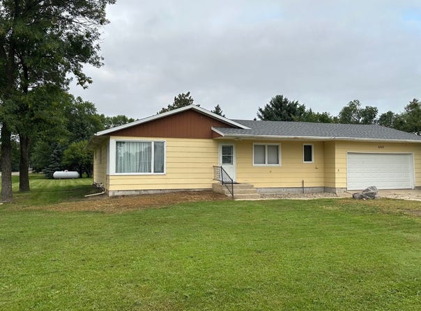 602 3rd Street, Leola, SD 57456