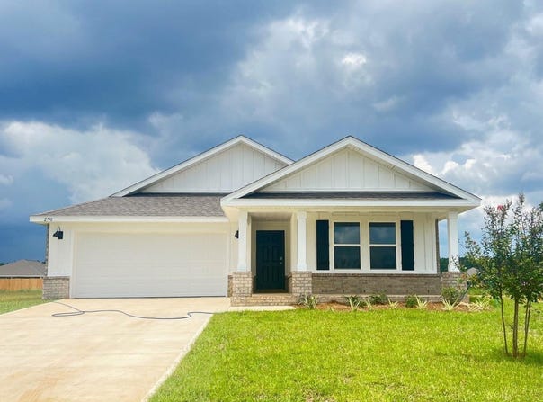 2790 Chevy Cir, Pace, FL 32571