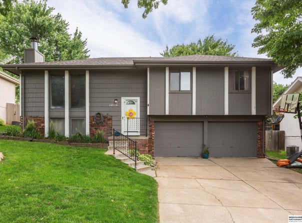 14820 N Street, Omaha, NE 68137