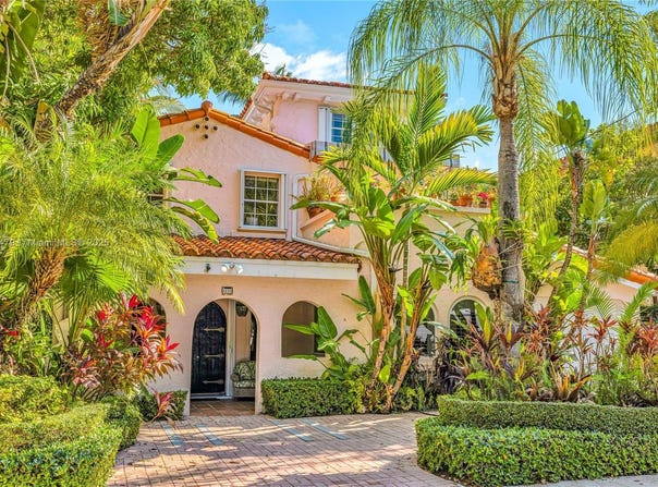 4515 N Bay Rd, Miami Beach, FL 33140