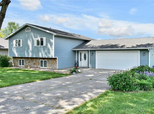 206 Skyline Heights, Wabasha, MN 55981
