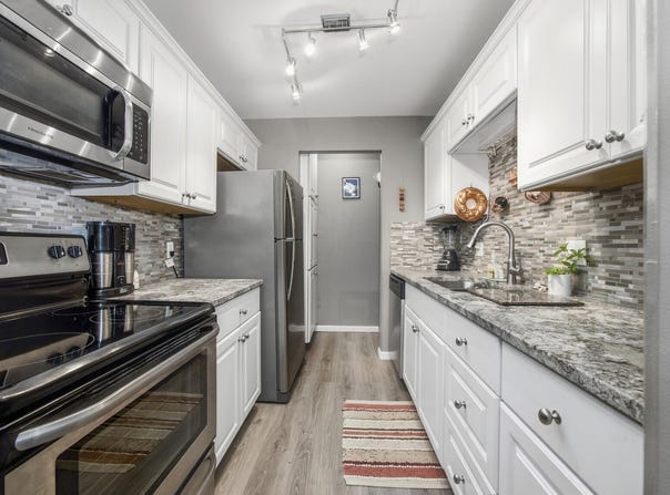 10340 W Whitnall Edge Dr, Franklin, WI 53132