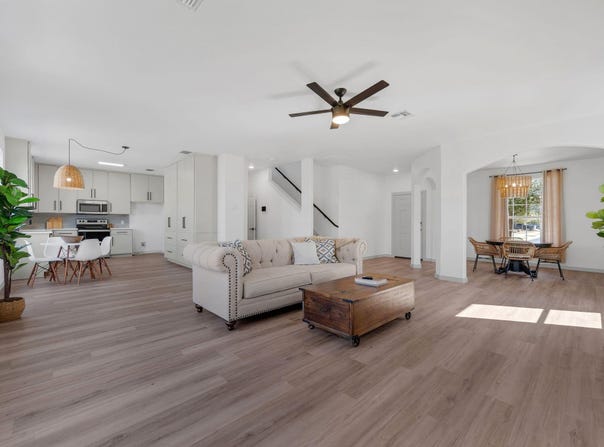 121 Moorhen LN, Leander, TX 78641