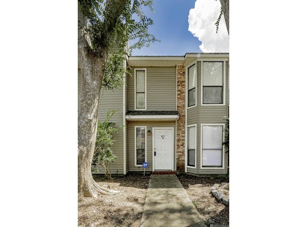 827 E Boyd Dr, Baton Rouge, LA 70808