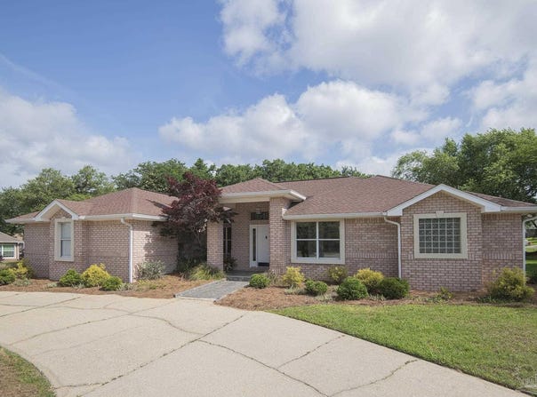 5490 Oakmont Dr, Pace, FL 32571