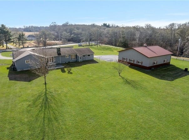 141 Peckham Road, Little Compton, RI 02837