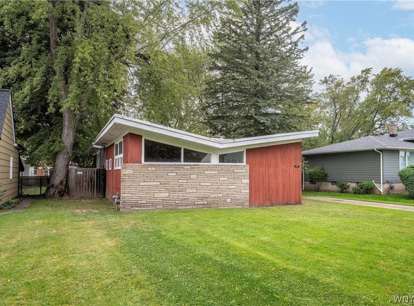 57 Bernhardt Dr, Buffalo, NY 14226