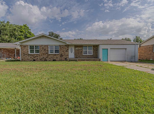 2303 E Lake Street, Paragould, AR 72450
