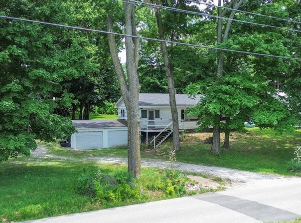 448 Maple Leaf Road, Bedford, IN 47421