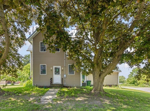 5869 Beechwood Avenue, Alliance, OH 44601