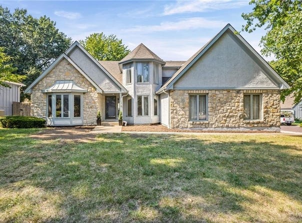 10546 Westgate Street, Overland Park, KS 66215