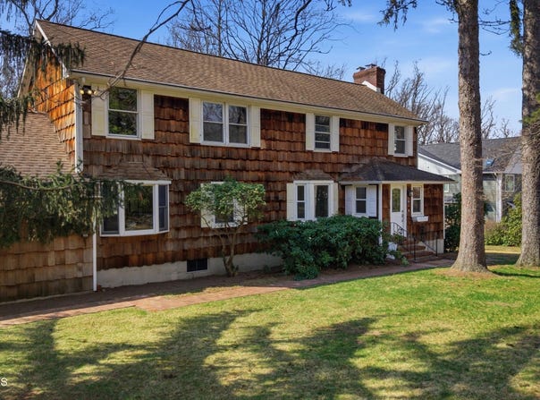 76 Telegraph Hill Road, Holmdel, NJ 07733