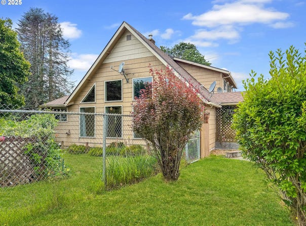 55 IRVING ST, Cathlamet, WA 98612