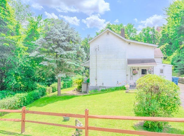 93 Semmens St, Wilkins Twp, PA 15145